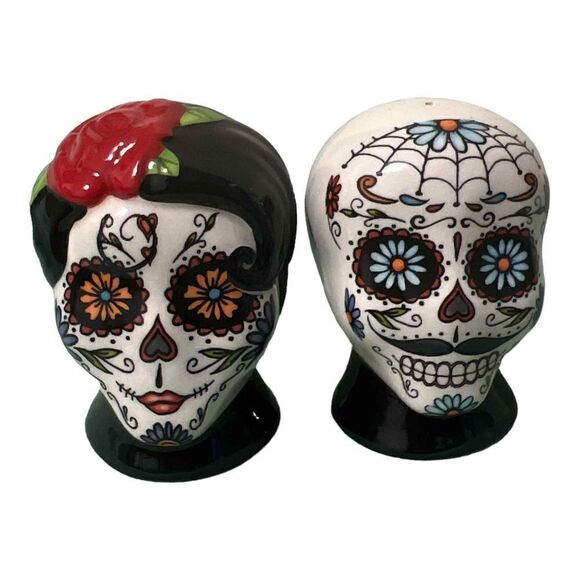 Sugar skull day of the dead salt and pepper set - Picture 2 of 4